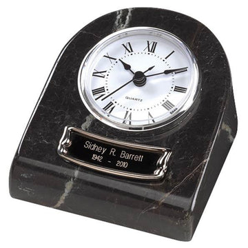 Mini-Uhr aus schwarzem Marmor mit Maserung als Andenken