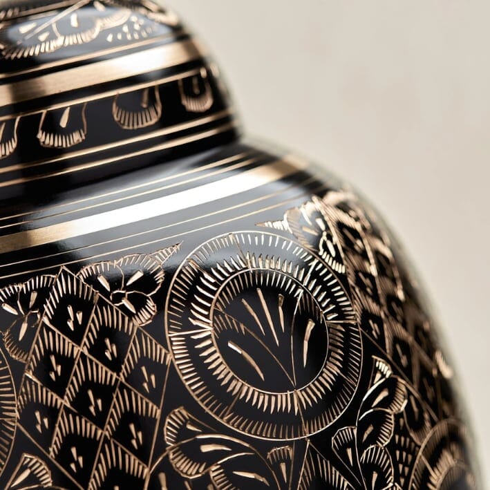 Urna de latón macizo Radiance