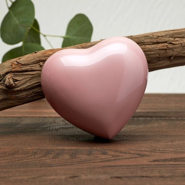 Urna infantil Arielle Heart en rosa perla