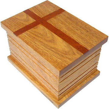 Urna de madera de fe
