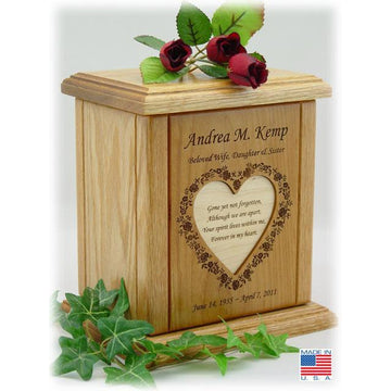 Urnas de cremación de madera con poema empotrado en forma de corazón